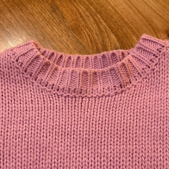 Forever 21 pink oversized crew neck sweater with sheep appliqués size S - Picture 3 of 4